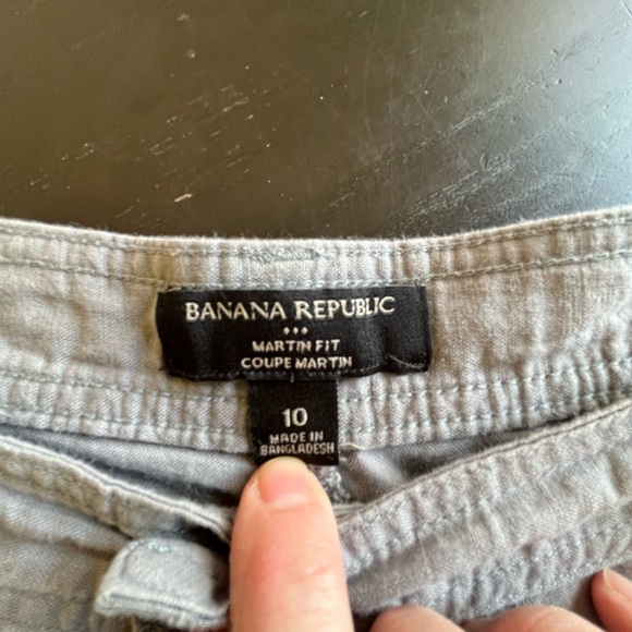 Banana Republic Martin Fit cropped pants in grey, size 10. 48% cotton, 55% linen - Picture 5 of 7